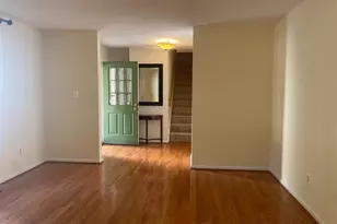 8305 Forestree Ct, Vienna, VA 22182 - Photo 10