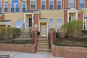 1906 Crescent Park Dr, Reston, VA 20190 - Photo 2