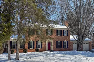 11922 Holly Spring Dr, Great Falls, VA 22066 - Photo 1