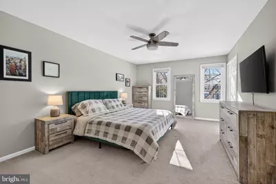 11922 Holly Spring Drive, Great Falls, VA 22066 - Photo 24