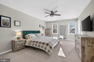 11922 Holly Spring Dr, Great Falls, VA 22066 - Photo 24