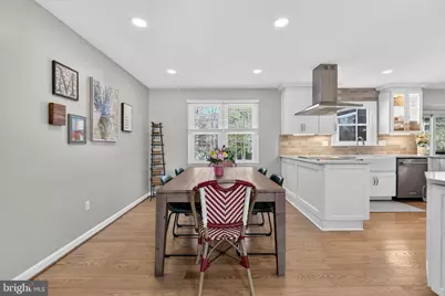 11922 Holly Spring Drive, Great Falls, VA 22066 - Photo 12