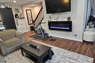 9790 Hagel Cir, Lorton, VA 22079 - Photo 6