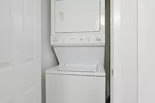 4490 Market Commons Dr, Fairfax, VA 22033 - Photo 26