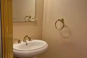 147 E St NE, Vienna, VA 22180 - Photo 2