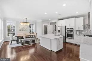 6203 Champion Oak Ct Ct, Falls Church, VA 22044 - Photo 12