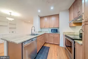 2350 Branleigh Park Ct, Reston, VA 20191 - Photo 10