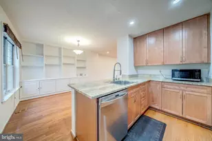 2350 Branleigh Park Ct, Reston, VA 20191 - Photo 6