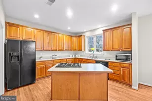 12494 Cliff Edge Dr, Herndon, VA 20170 - Photo 8