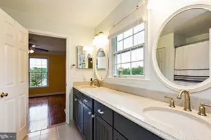 10418 Willow Crest Ct, Vienna, VA 22182 - Photo 18