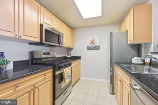 2726 Gallows Rd, Vienna, VA 22180 - Photo 8