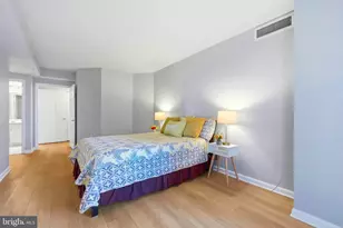 2726 Gallows Rd, Vienna, VA 22180 - Photo 18