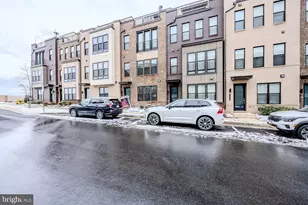 4653 Charger Pl, Chantilly, VA 20151 - Photo 4