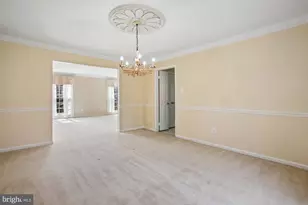 6604 Tina Ln, McLean, VA 22101 - Photo 8