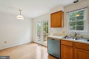 7817 Gum Springs Village Dr, Alexandria, VA 22306 - Photo 10