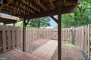 7817 Gum Springs Village Dr, Alexandria, VA 22306 - Photo 24