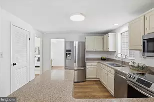 9810 Oleander Ave, Vienna, VA 22181 - Photo 12