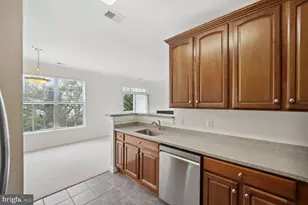 13040 Cabin Creek Rd, Herndon, VA 20171 - Photo 4