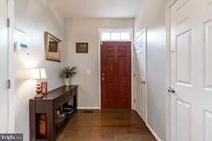 9028 Harrover Pl, Lorton, VA 22079 - Photo 8