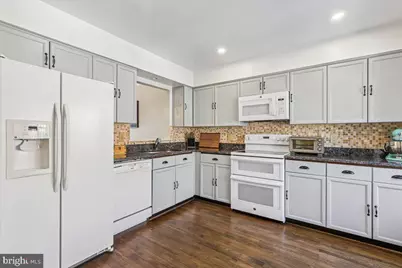 6047 Knights Ridge Way, Alexandria, VA 22310 - Photo 6