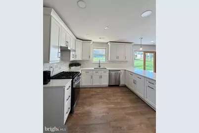 5210 Lindsay Street, Fairfax, VA 22032 - Photo 4