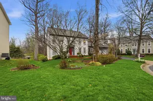 9614 Cinnamon Creek Dr, Vienna, VA 22182 - Photo 2