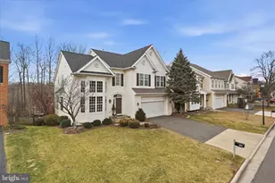 5870 Linden Creek Ct, Centreville, VA 20120 - Photo 4