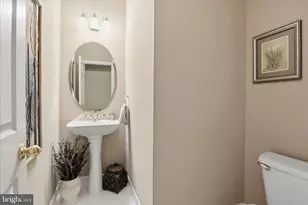 5870 Linden Creek Ct, Centreville, VA 20120 - Photo 16