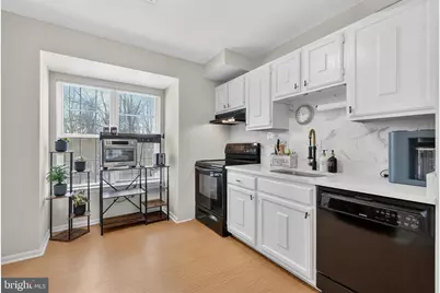 4241 Moselle Drive, Chantilly, VA 20151 - Photo 8