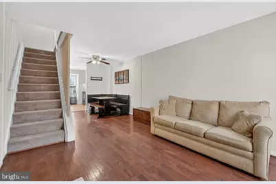 4241 Moselle Drive, Chantilly, VA 20151 - Photo 4