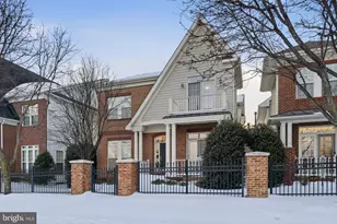 6319 Still Spring Pl, Alexandria, VA 22315 - Photo 2