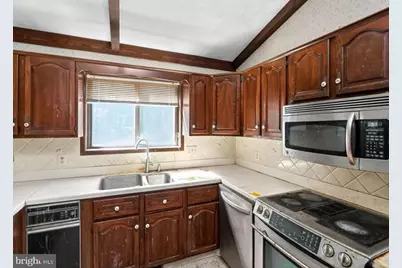6320 Windpatterns Trail, Fairfax Station, VA 22039 - Photo 8