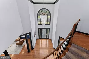 10317 Brittenford Dr, Vienna, VA 22182 - Photo 2