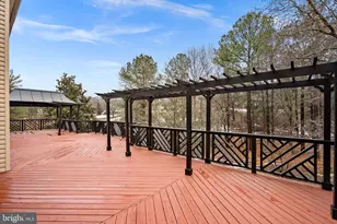 10317 Brittenford Dr, Vienna, VA 22182 - Photo 32