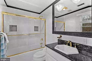 10317 Brittenford Dr, Vienna, VA 22182 - Photo 18