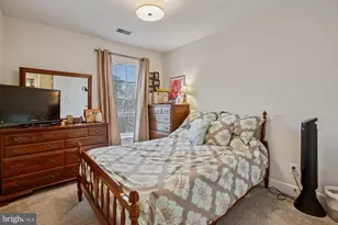 2411 Huntington Park Dr, Alexandria, VA 22303 - Photo 26