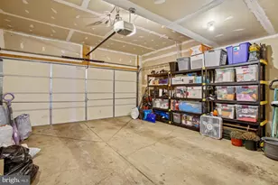 2411 Huntington Park Dr, Alexandria, VA 22303 - Photo 34