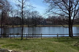 5866 Orchard Hill Ct, Clifton, VA 20124 - Photo 2