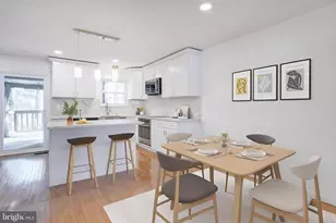 5809 Waterdale Ct, Centreville, VA 20121 - Photo 2