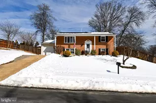 6819 Lavant Dr, Springfield, VA 22152 - Photo 2