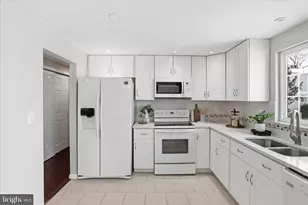 9404 Wrought Iron Ct, Fairfax, VA 22032 - Photo 12