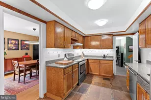 1628 Greenbriar Ct, Reston, VA 20190 - Photo 16