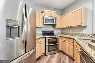 4405 Sedgehurst Dr, Fairfax, VA 22033 - Photo 8