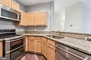 4405 Sedgehurst Dr, Fairfax, VA 22033 - Photo 6