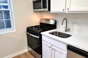 6608 E Wakefield Dr, Alexandria, VA 22307 - Photo 4