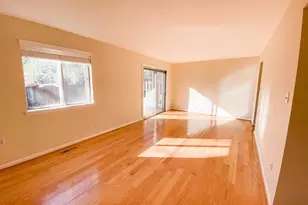 9628 Lindenbrook St, Fairfax, VA 22031 - Photo 2