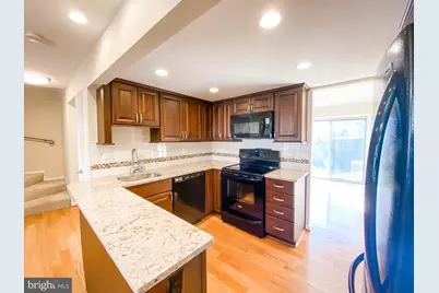 9628 Lindenbrook Street, Fairfax, VA 22031 - Photo 6