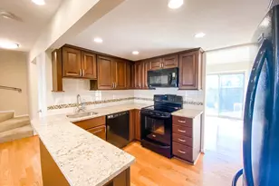 9628 Lindenbrook St, Fairfax, VA 22031 - Photo 6