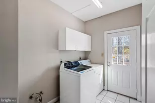 9810 Portside Dr, Burke, VA 22015 - Photo 28