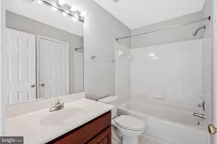 9810 Portside Dr, Burke, VA 22015 - Photo 38